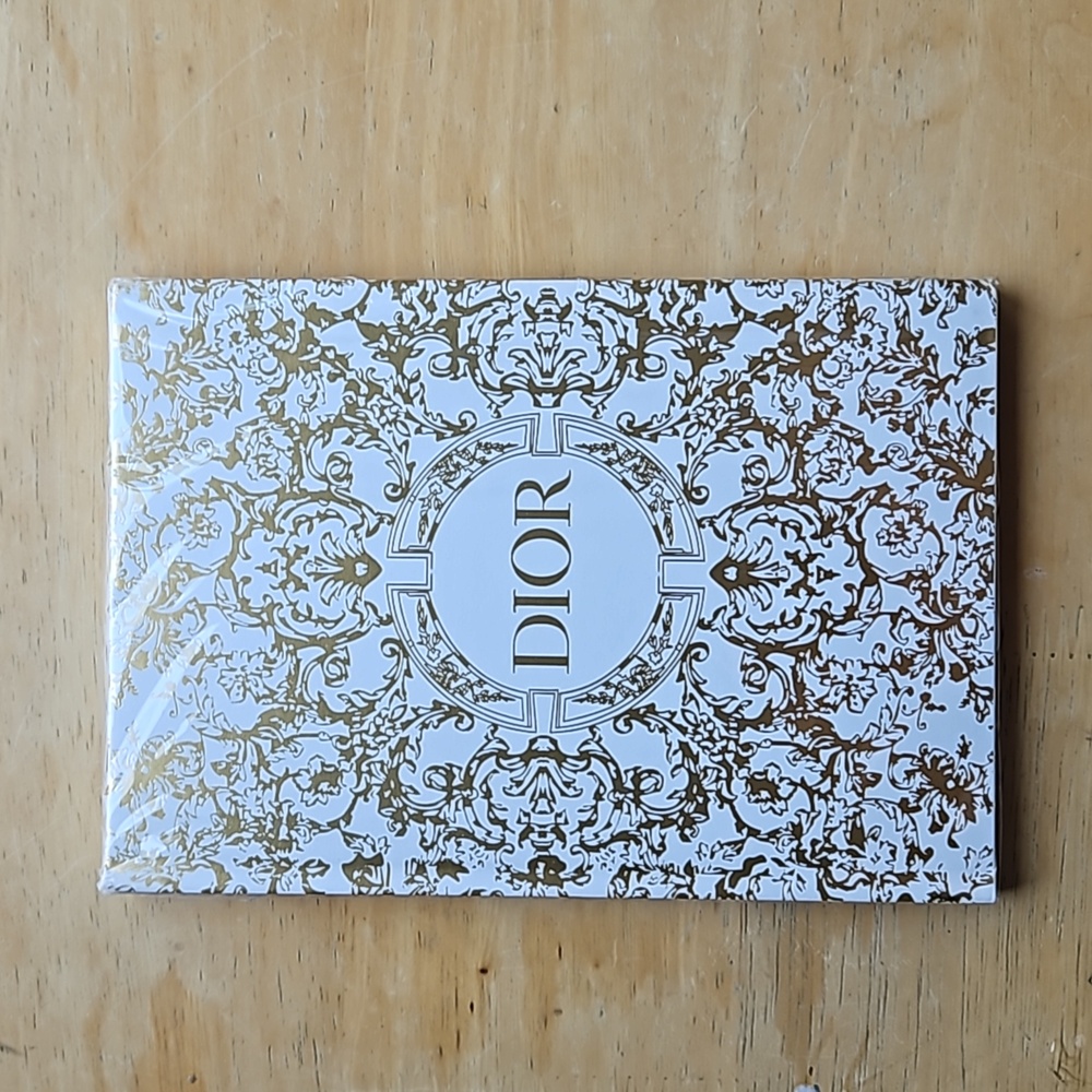 DIOR JOURNAL
